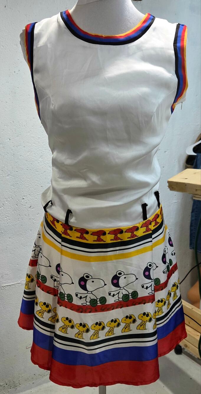 Jixai Women's Peanuts Snoopy Woodstock Satin Sleeveless Mini Dress Size L